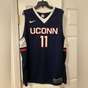 Nike Size XL Men’s UConn basketball jersey #11